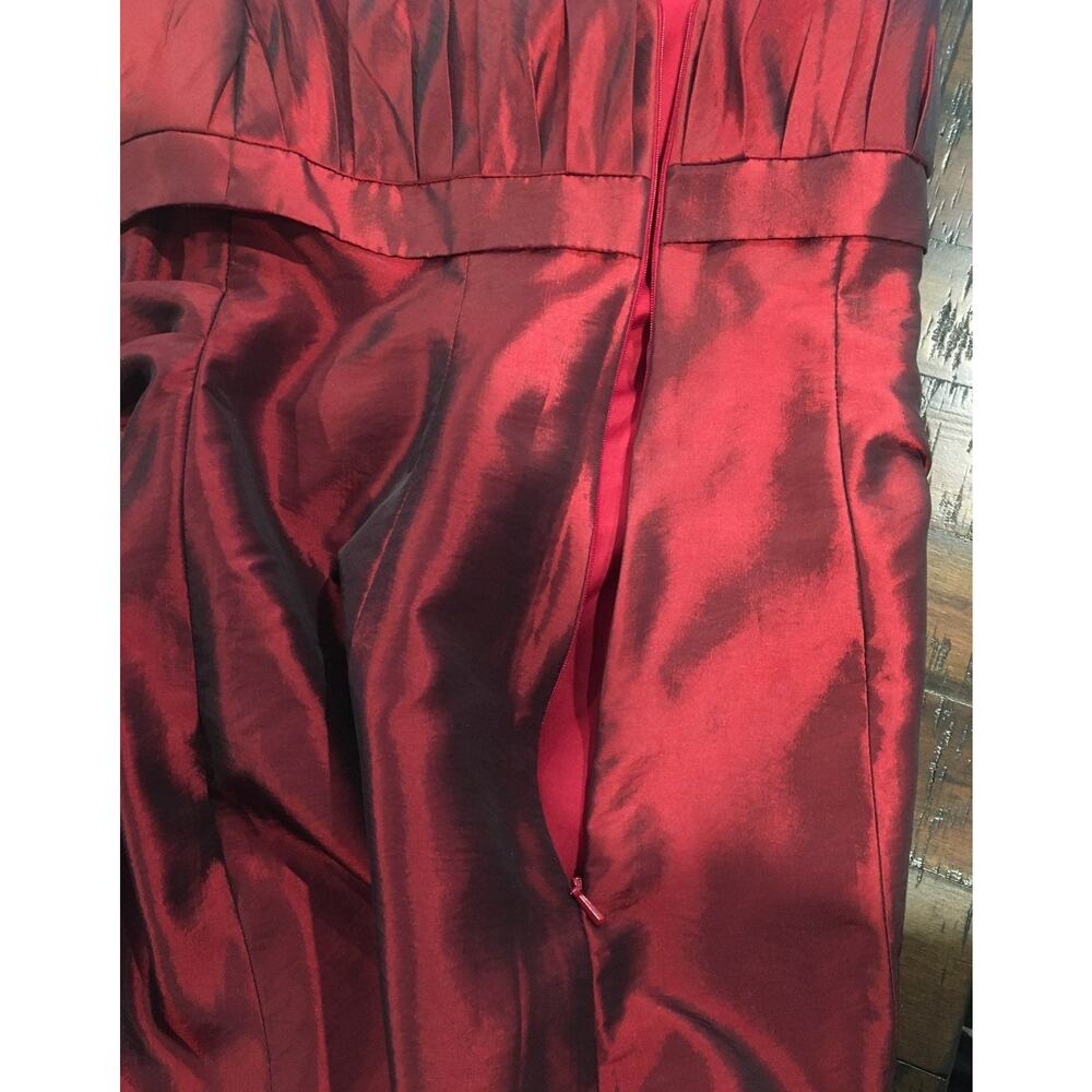B2 Red dress / gown - Picture 8 of 11